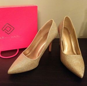 NWOT Dream Pairs Christian Heels